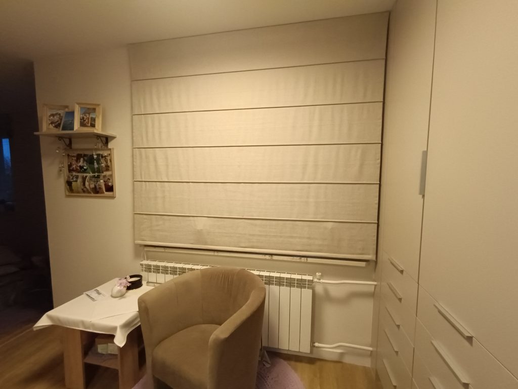 Roleta rzymska w salonie - Jaworze