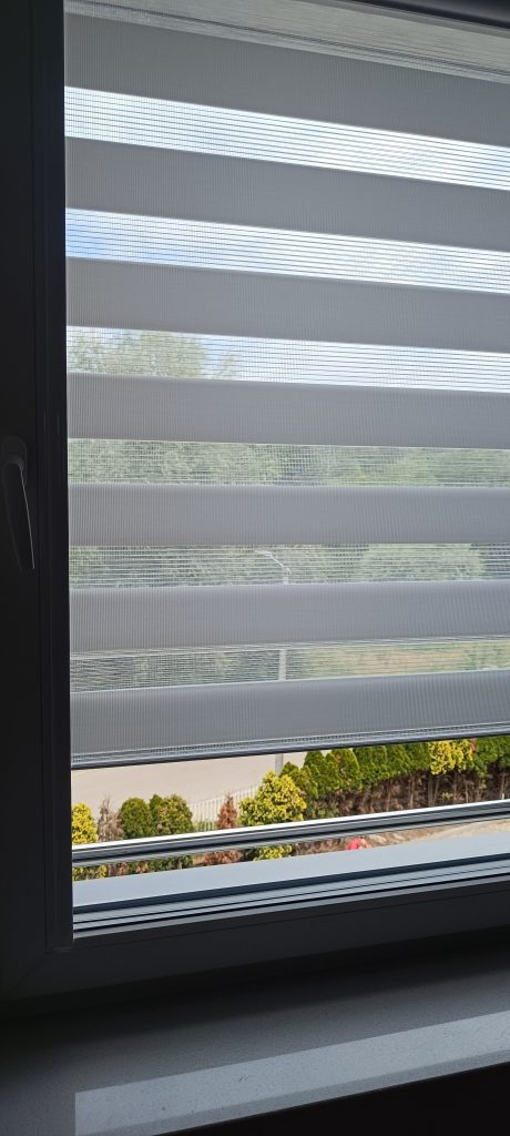 Rolety materiałowe dzień noc - klinika Kraków